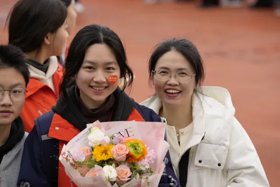 韶华初战凌云志  青春正盛谱华章——成人礼宣传报道稿 2025.3.16(3)9905.png