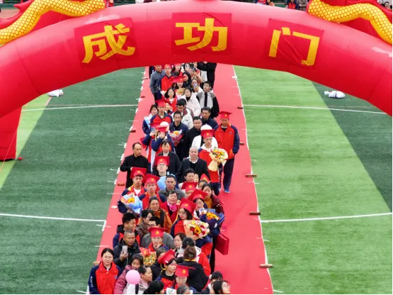 韶华初战凌云志  青春正盛谱华章——成人礼宣传报道稿 2025.3.16(3)9155.png