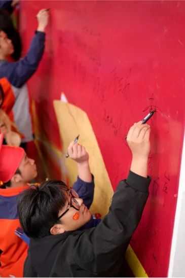 韶华初战凌云志  青春正盛谱华章——成人礼宣传报道稿 2025.3.16(3)10230.png