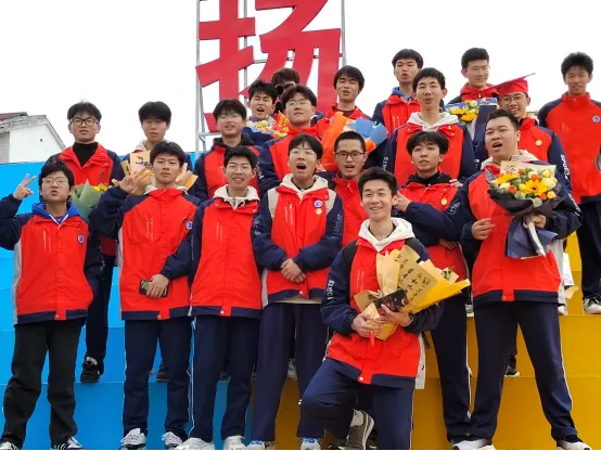 韶华初战凌云志  青春正盛谱华章——成人礼宣传报道稿 2025.3.16(3)9916.png