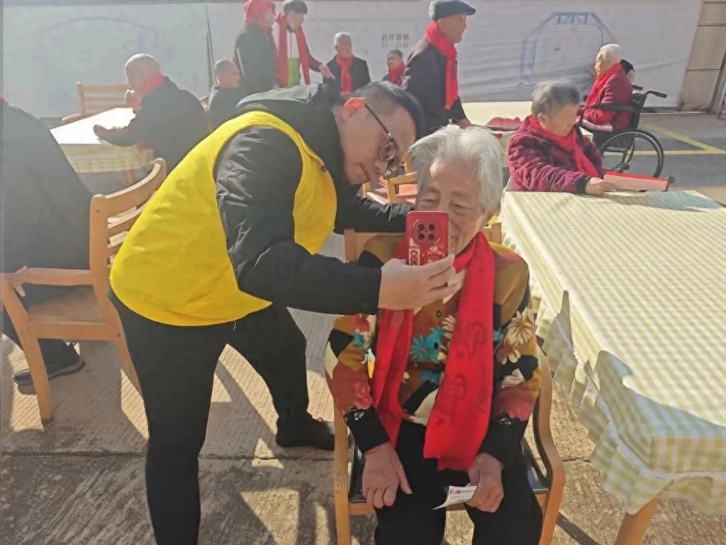 零距离暖心认证 全方位贴心服务——连城县人社局全力护航退休人员资格认证