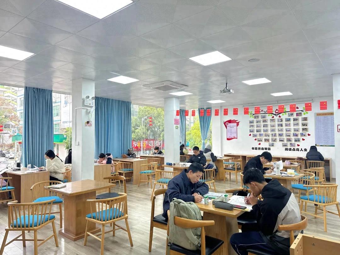 【福马当先 福启新程】连城：错时延时优服务 书香满城惠民生