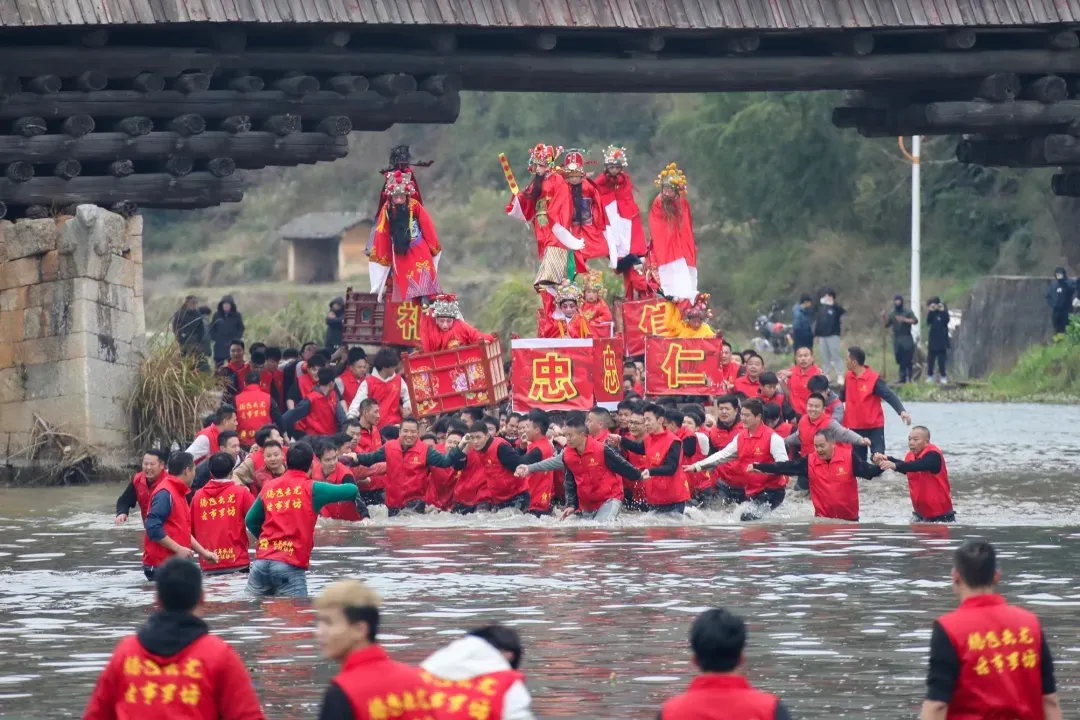 罗坊走古事亮相央视《四海客家》栏目   展现闽西最热闹客家元霄狂欢节魅力