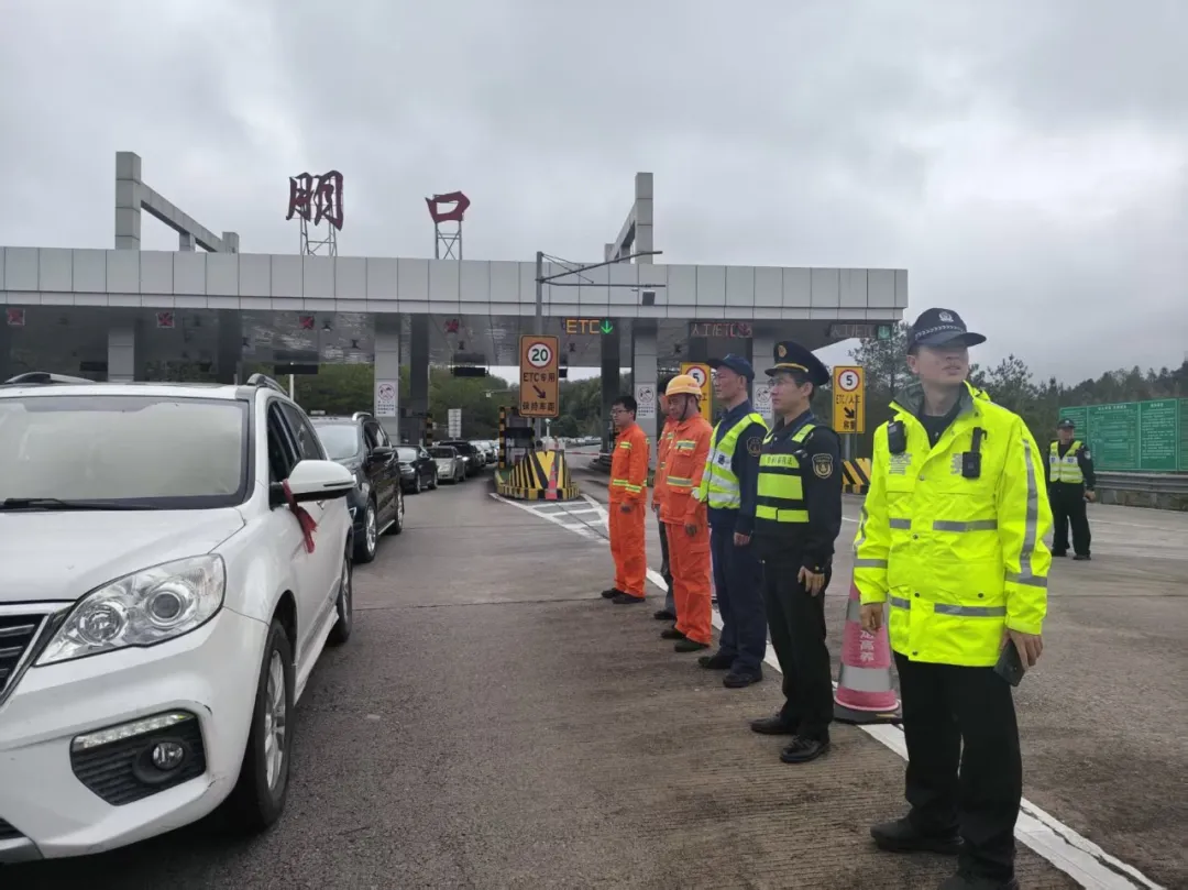 连城：保障高速畅通 护航非遗民俗