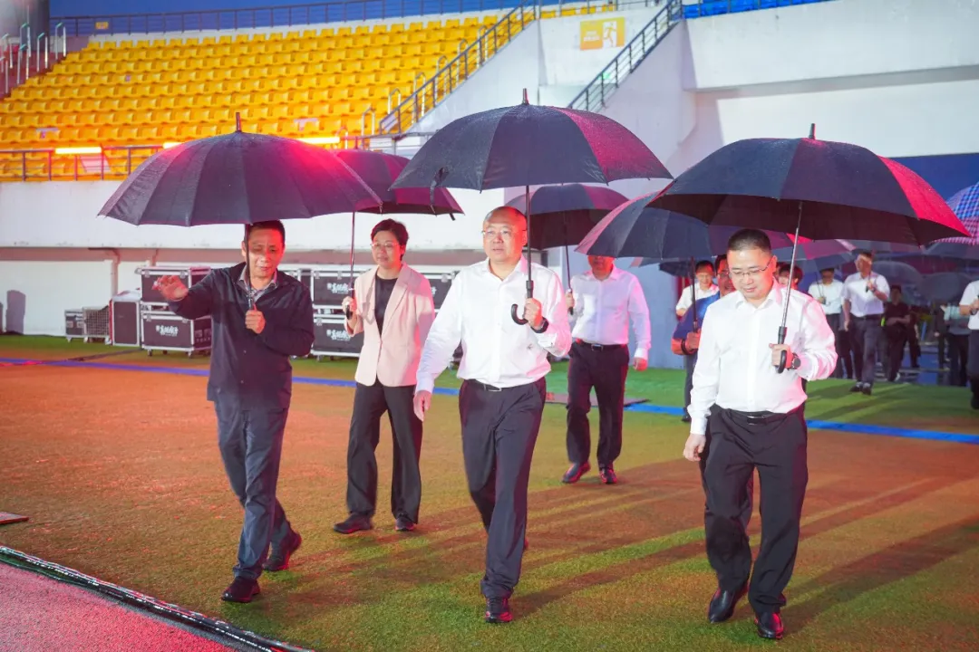 龙岩市领导调研检查“闽超”龙岩赛区筹备工作